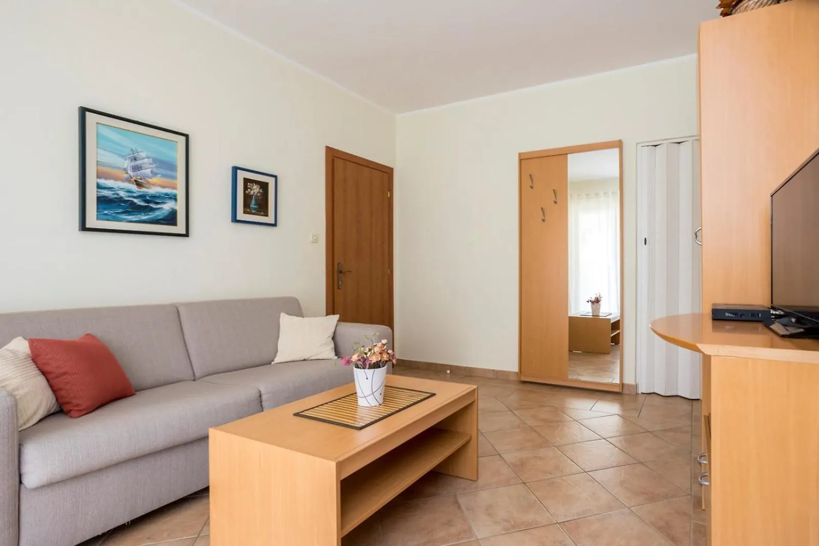 Guest house Apartments Lucija Malinska