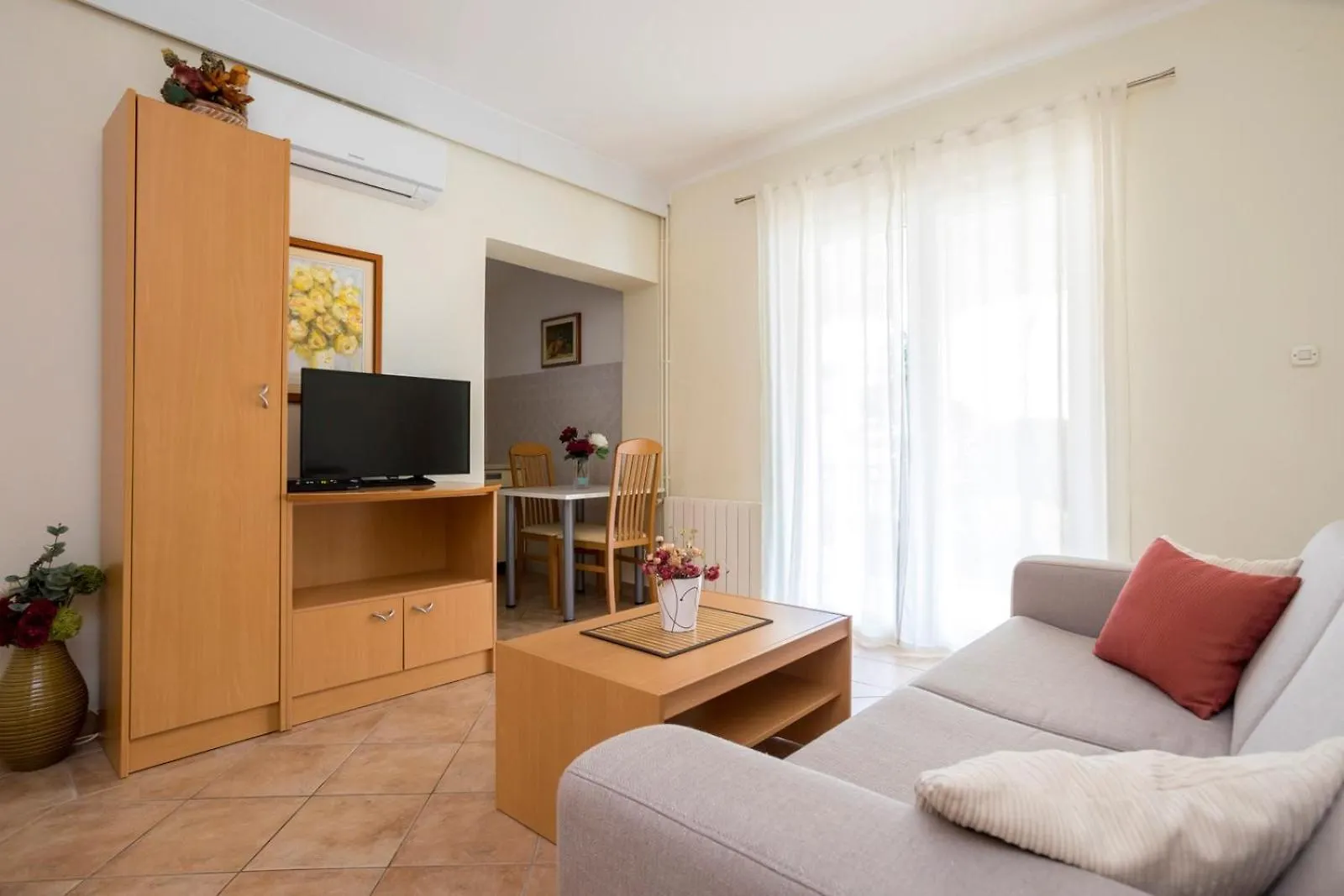 Guest house Apartments Lucija Malinska