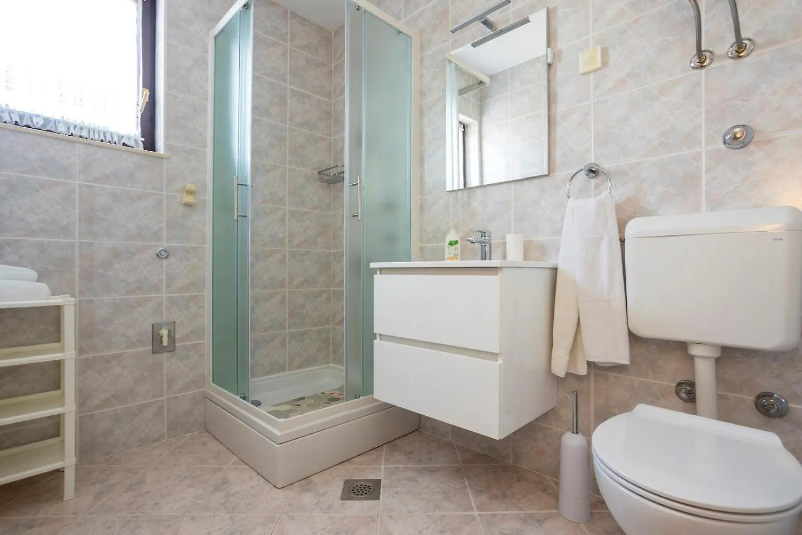 Apartments Lucija Malinska Guest house