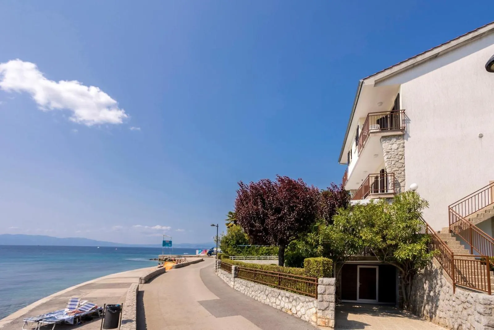 Guest house Apartments Lucija Malinska